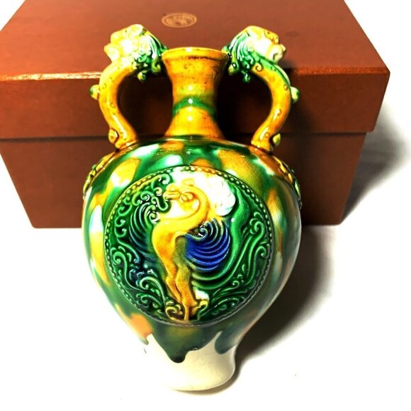 Three-Color Glaze Pottery Of The Tang Dynasty Vase - Picture 5 of 7